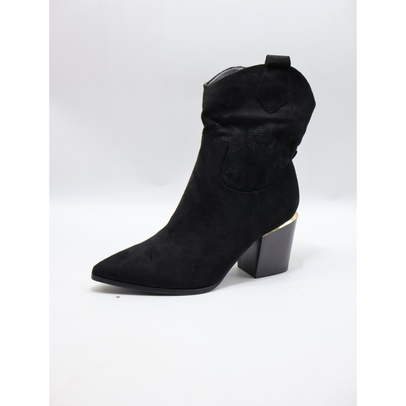BUTY DAMSKIE . SIZE: 36/41 (12 PAR/PACZKA) KOLOR JAK NA ZDZIĘCIU