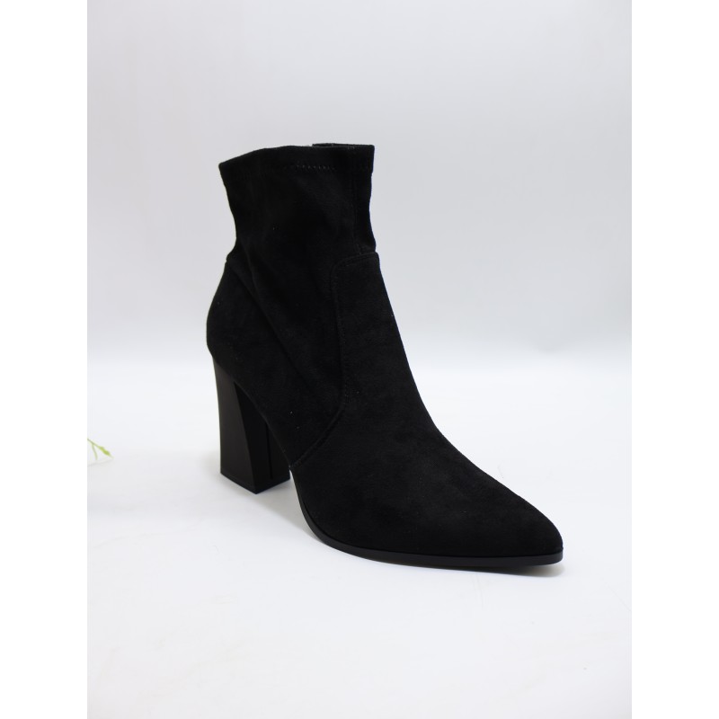 BUTY DAMSKIE . SIZE: 36/41 (12 PAR/PACZKA) KOLOR JAK NA ZDZIĘCIU