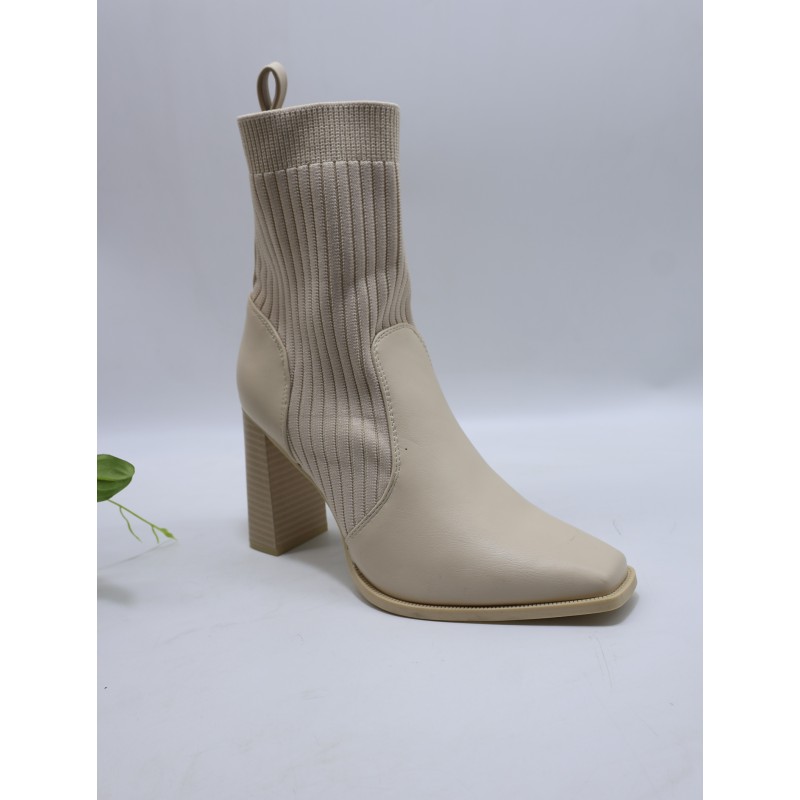 BUTY DAMSKIE . SIZE: 36/41 (12 PAR/PACZKA) KOLOR JAK NA ZDZIĘCIU
