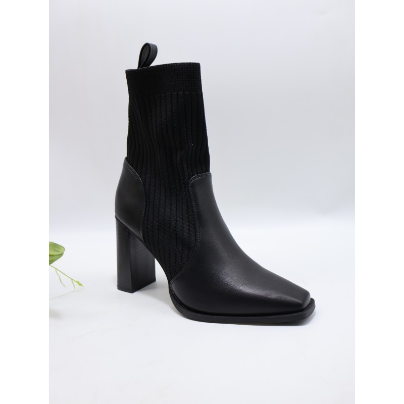 BUTY DAMSKIE . SIZE: 36/41 (12 PAR/PACZKA) KOLOR JAK NA ZDZIĘCIU