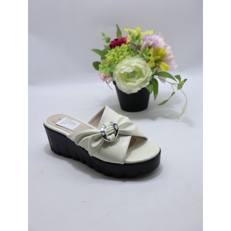 KAPCIE DAMSKIE . SIZE: 36/41 (12 PAR/PACZKA) KOLOR JAK NA ZDZIĘCIU