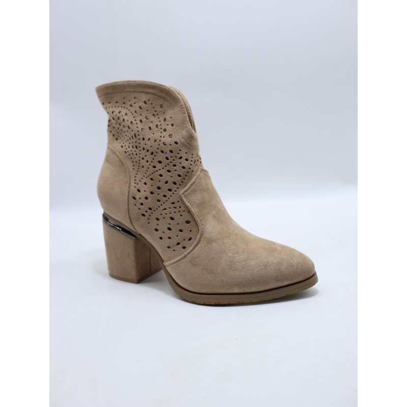 BUTY DAMSKIE . SIZE: 36/41 (12 PAR/PACZKA) KOLOR JAK NA ZDZIĘCIU