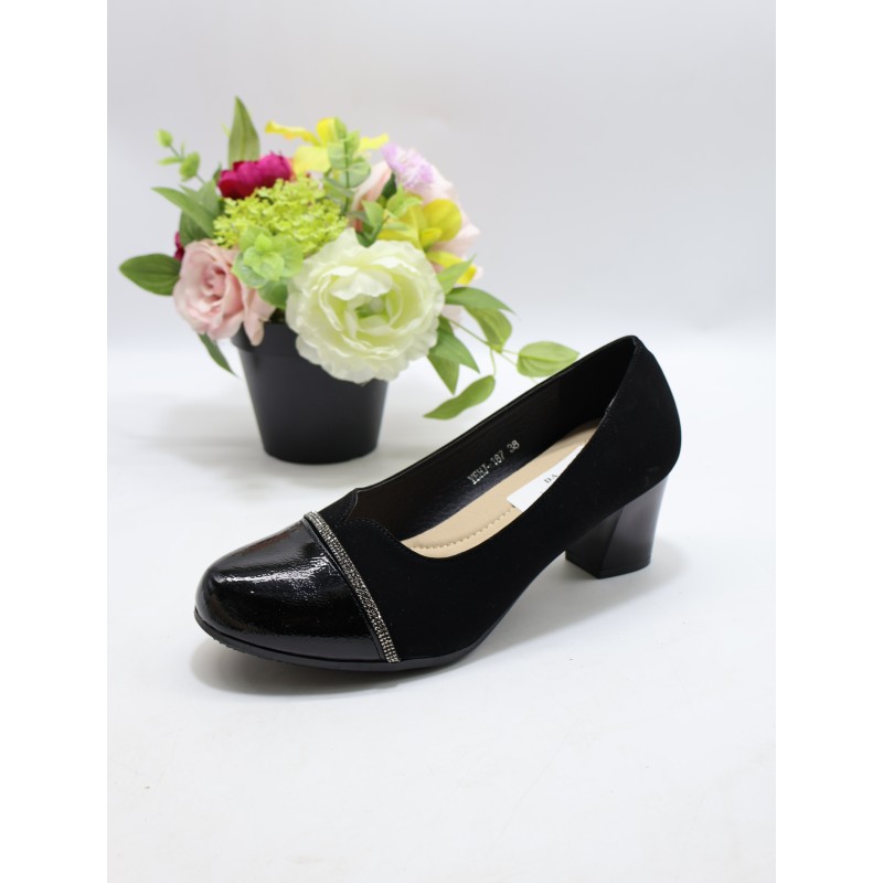 BUTY DAMSKIE . SIZE: 36/41 (12 PAR/PACZKA) KOLOR JAK NA ZDZIĘCIU