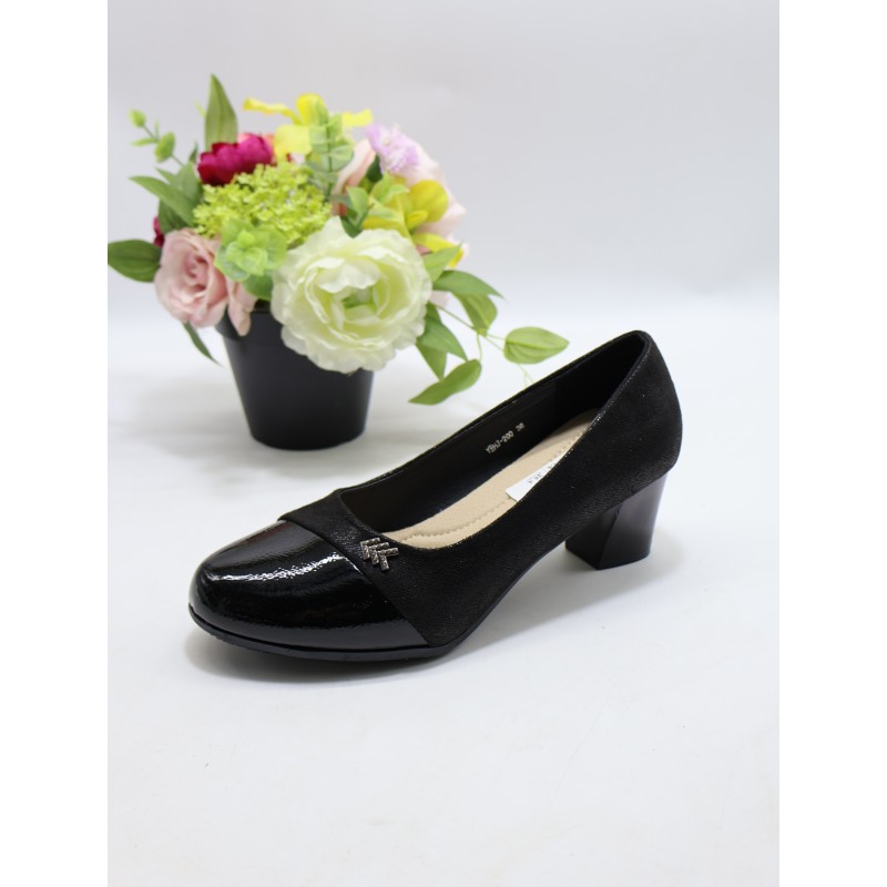 BUTY DAMSKIE . SIZE: 36/41 (12 PAR/PACZKA) KOLOR JAK NA ZDZIĘCIU