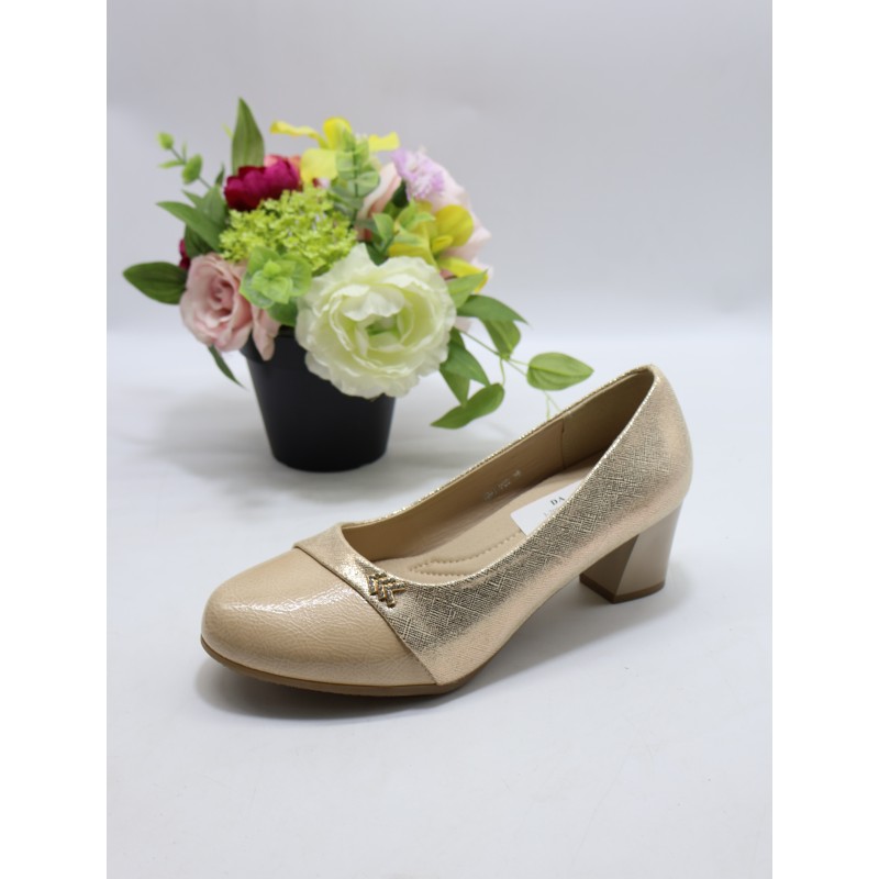 BUTY DAMSKIE . SIZE: 36/41 (12 PAR/PACZKA) KOLOR JAK NA ZDZIĘCIU