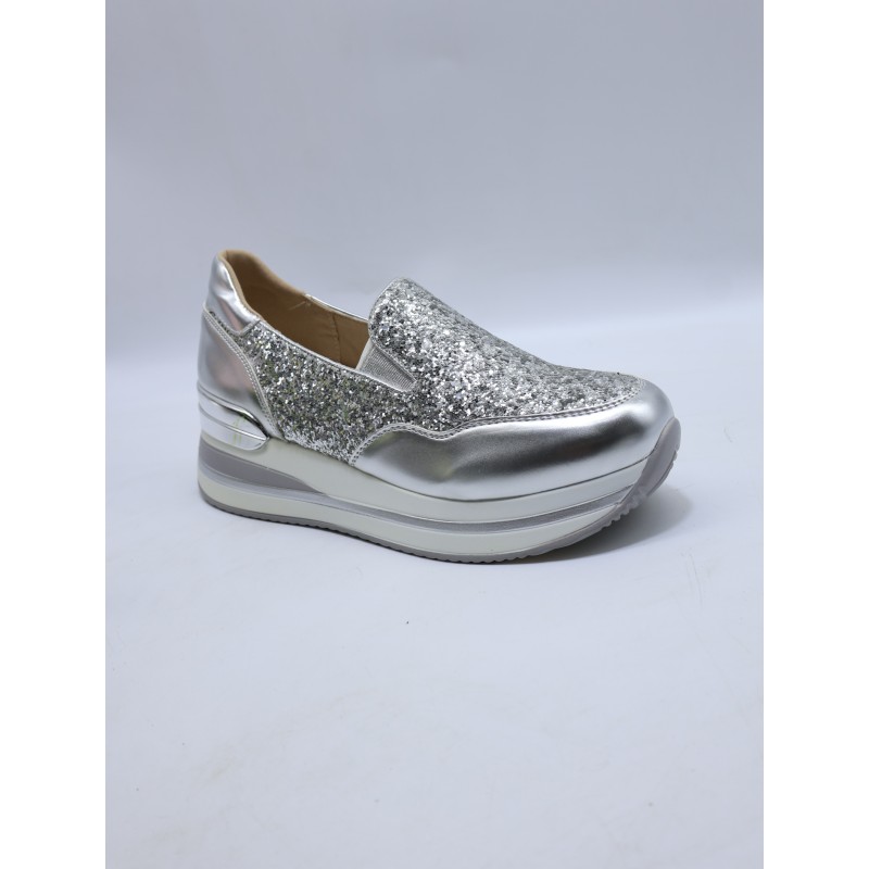 BUTY DAMSKIE . SIZE: 36/41 (12 PAR/PACZKA) KOLOR JAK NA ZDZIĘCIU