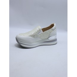 BUTY DAMSKIE . SIZE: 36/41 (12 PAR/PACZKA) KOLOR JAK NA ZDZIĘCIU