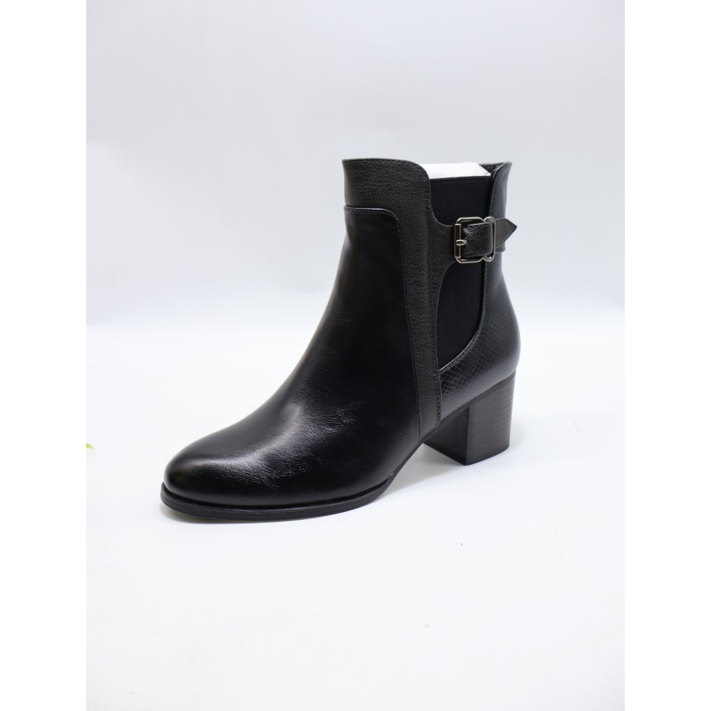 BUTY DAMSKIE . SIZE: 36/41 (12 PAR/PACZKA) KOLOR JAK NA ZDZIĘCIU