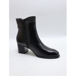 BUTY DAMSKIE . SIZE: 36/41 (12 PAR/PACZKA) KOLOR JAK NA ZDZIĘCIU