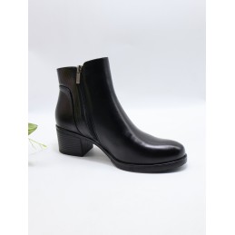 BUTY DAMSKIE . SIZE: 36/41 (12 PAR/PACZKA) KOLOR JAK NA ZDZIĘCIU