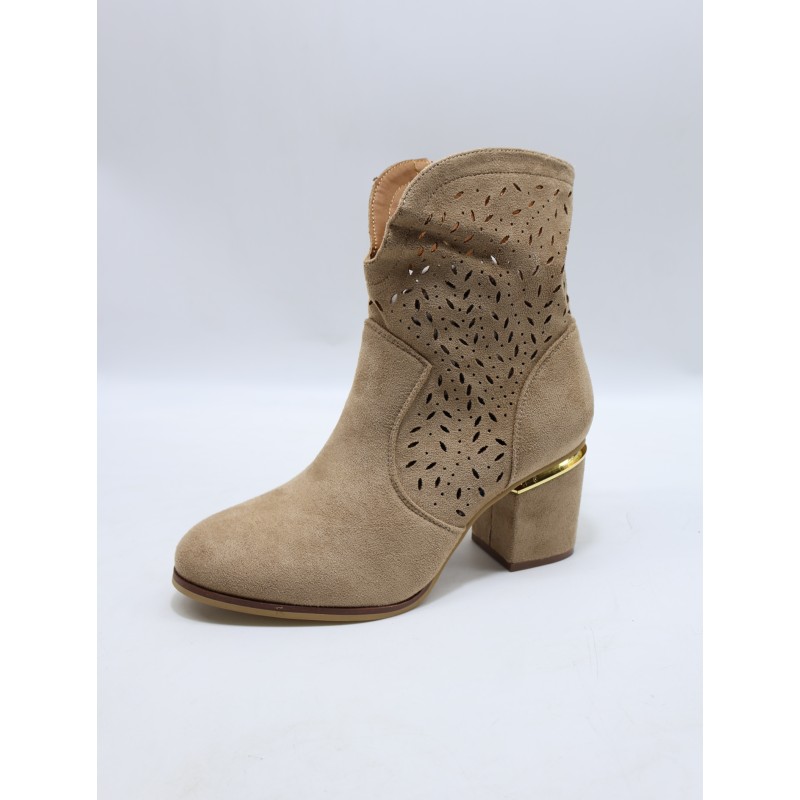 BUTY DAMSKIE . SIZE: 36/41 (12 PAR/PACZKA) KOLOR JAK NA ZDZIĘCIU