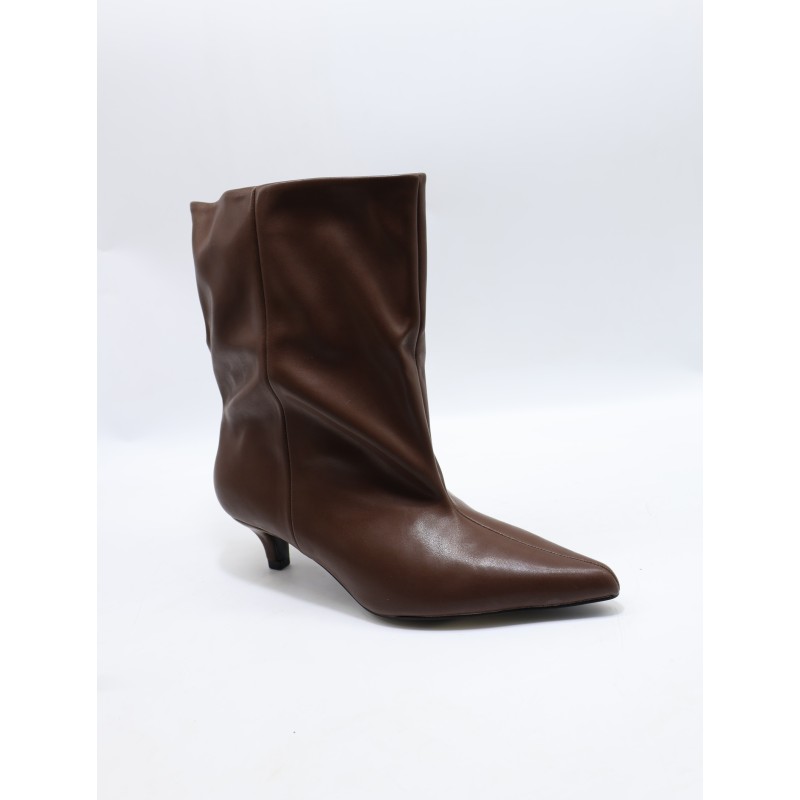 BUTY DAMSKIE . SIZE: 36/41 (12 PAR/PACZKA) KOLOR JAK NA ZDZIĘCIU