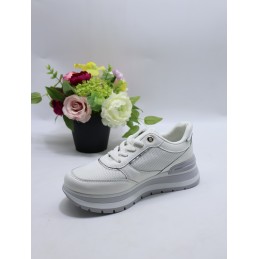 BUTY DAMSKIE . SIZE: 36/41 (12 PAR/PACZKA) KOLOR JAK NA ZDZIĘCIU