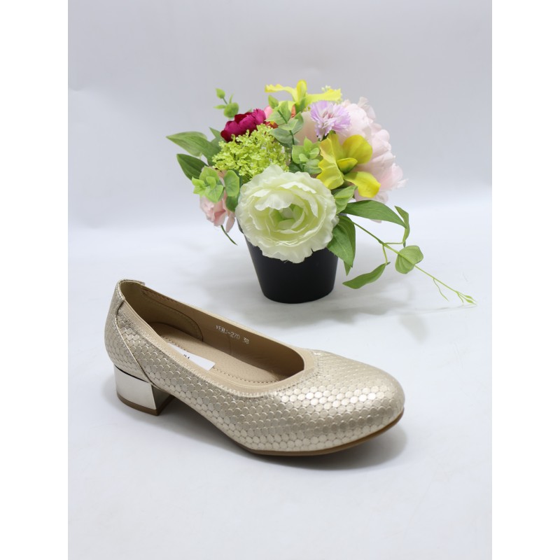 BUTY DAMSKIE . SIZE: 36/41 (12 PAR/PACZKA) KOLOR JAK NA ZDZIĘCIU