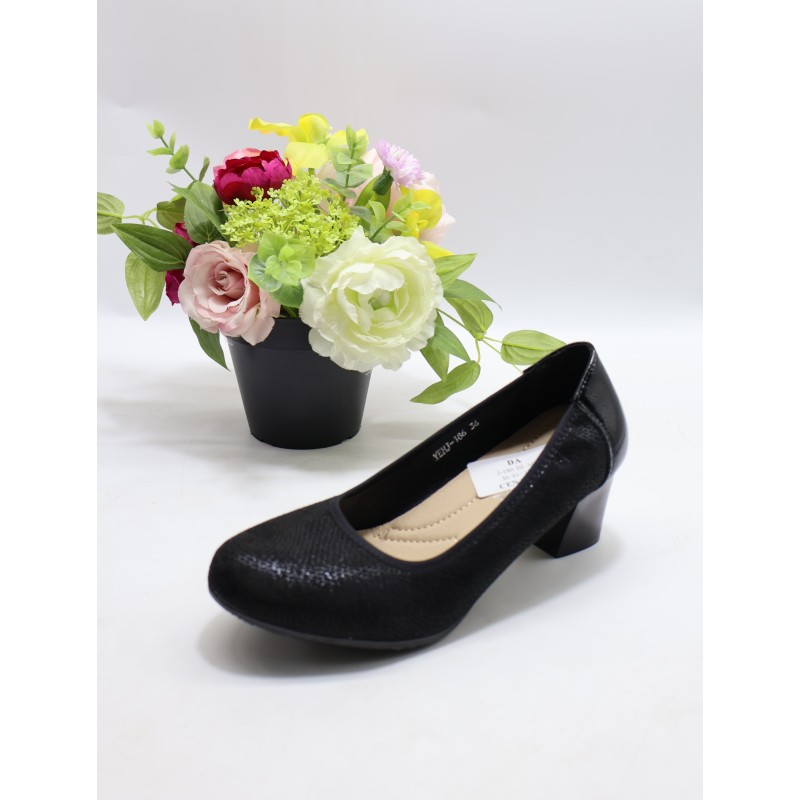 BUTY DAMSKIE . SIZE: 36/41 (12 PAR/PACZKA) KOLOR JAK NA ZDZIĘCIU