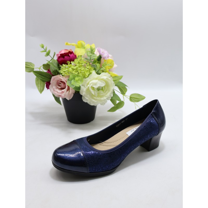 BUTY DAMSKIE . SIZE: 36/41 (12 PAR/PACZKA) KOLOR JAK NA ZDZIĘCIU