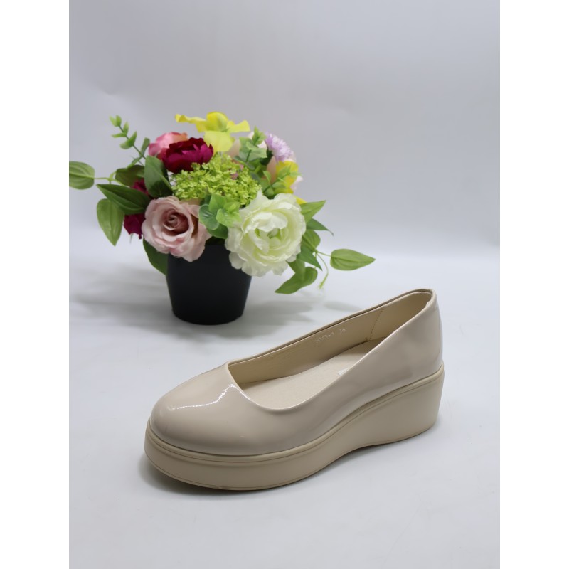 BUTY DAMSKIE . SIZE: 36/41 (12 PAR/PACZKA) KOLOR JAK NA ZDZIĘCIU