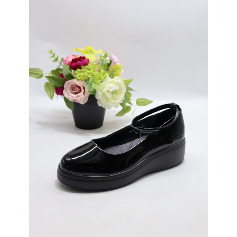 BUTY DAMSKIE . SIZE: 36/41 (12 PAR/PACZKA) KOLOR JAK NA ZDZIĘCIU