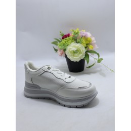 BUTY DAMSKIE . SIZE: 36/41 (12 PAR/PACZKA) KOLOR JAK NA ZDZIĘCIU