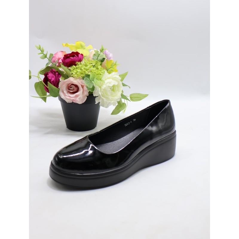 BUTY DAMSKIE . SIZE: 36/41 (12 PAR/PACZKA) KOLOR JAK NA ZDZIĘCIU