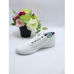 BUTY DAMSKIE . SIZE: 36-41 (12 PAR/PACZKA) KOLOR JAK NA ZDZIĘCIU
