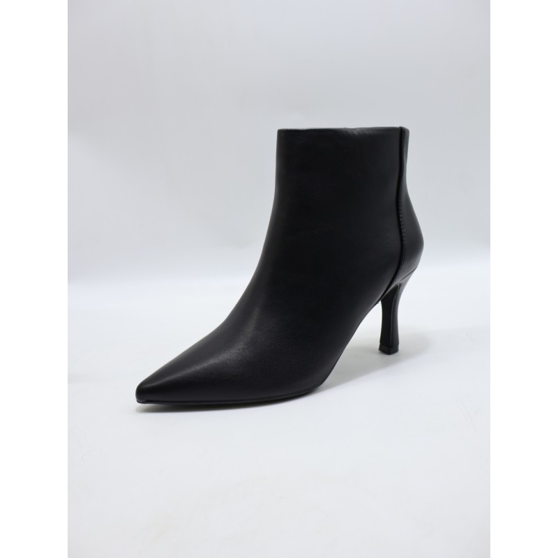 BUTY DAMSKIE . SIZE: 36-41 (12 PAR/PACZKA) KOLOR JAK NA ZDZIĘCIU