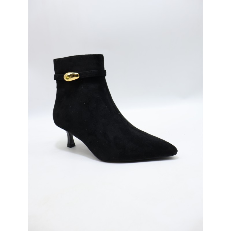BUTY DAMSKIE . SIZE: 36-41 (12 PAR/PACZKA) KOLOR JAK NA ZDZIĘCIU