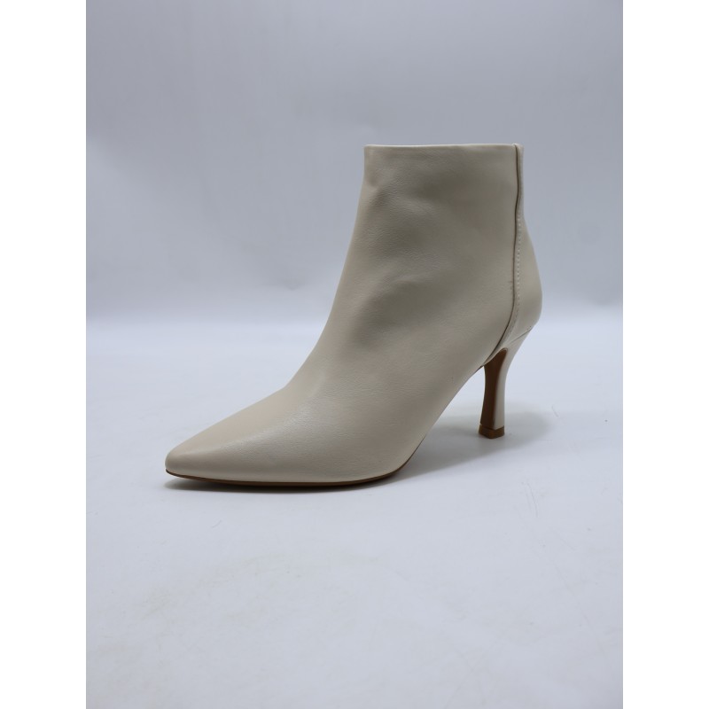 BUTY DAMSKIE . SIZE: 36-41 (12 PAR/PACZKA) KOLOR JAK NA ZDZIĘCIU