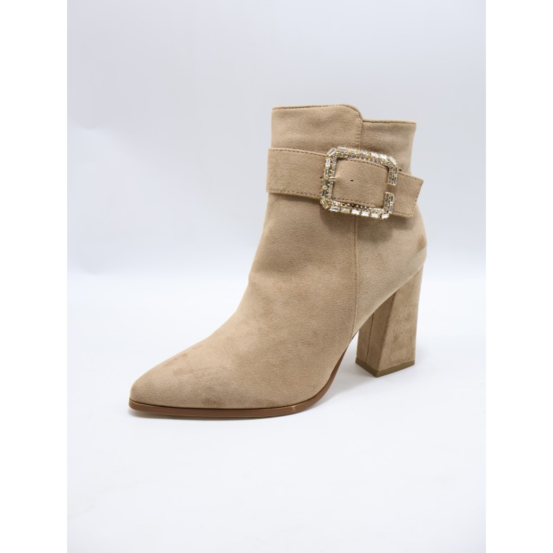 BUTY DAMSKIE . SIZE: 36-41 (12 PAR/PACZKA) KOLOR JAK NA ZDZIĘCIU