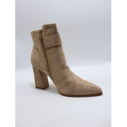 BUTY DAMSKIE . SIZE: 36-41 (12 PAR/PACZKA) KOLOR JAK NA ZDZIĘCIU