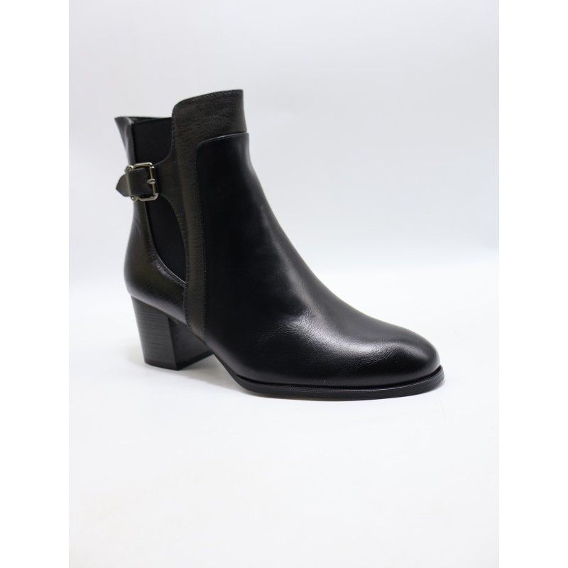 BUTY DAMSKIE . SIZE: 36-41 (12 PAR/PACZKA) KOLOR JAK NA ZDZIĘCIU