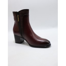 BUTY DAMSKIE . SIZE: 36-41 (12 PAR/PACZKA) KOLOR JAK NA ZDZIĘCIU