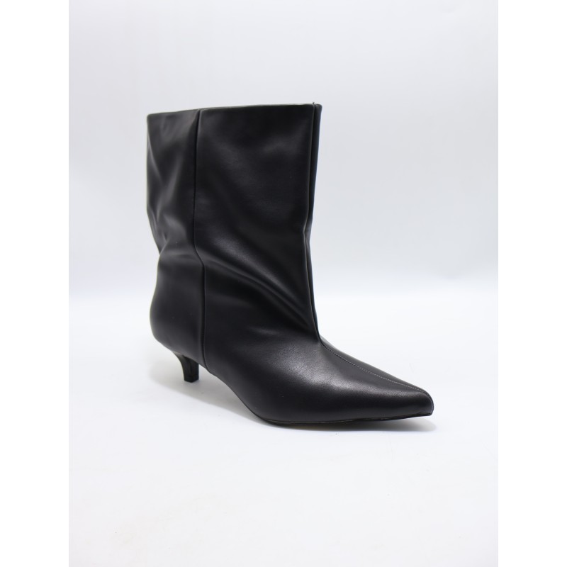 BOTKI DAMSKIE . SIZE: 36-41 (12 PAR/PACZKA) KOLOR JAK NA ZDZIĘCIU