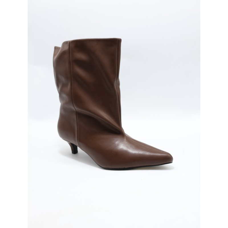 BOTKI DAMSKIE . SIZE: 36-41 (12 PAR/PACZKA) KOLOR JAK NA ZDZIĘCIU