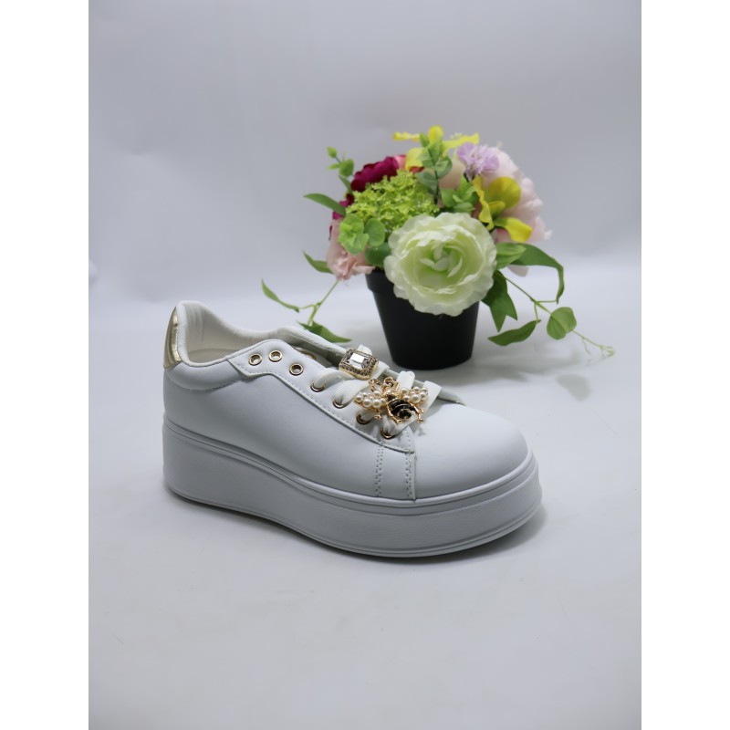 BUTY DAMSKIE . SIZE: 36-41 (12 PAR/PACZKA) KOLOR JAK NA ZDZIĘCIU