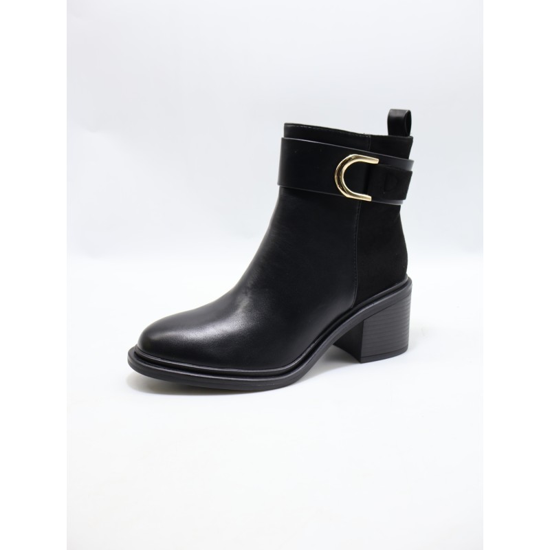 BUTY DAMSKIE . SIZE: 36-41 (12 PAR/PACZKA) KOLOR JAK NA ZDZIĘCIU