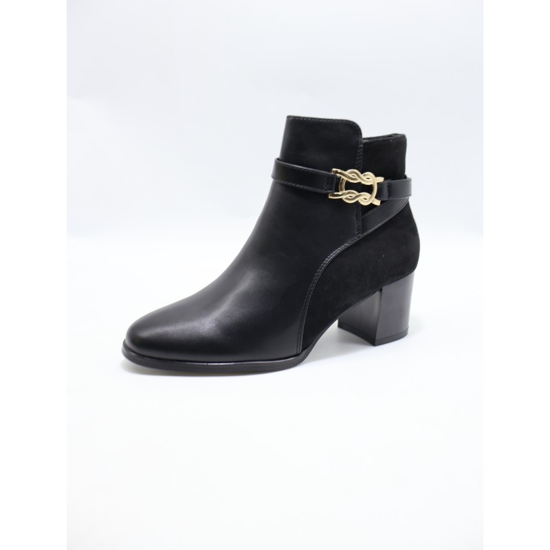 BUTY DAMSKIE . SIZE: 36-41 (12 PAR/PACZKA) KOLOR JAK NA ZDZIĘCIU