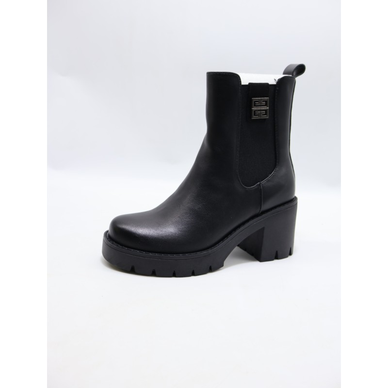 KALOSZE DAMSKIE . SIZE: 36-41 (12 PAR/PACZKA) KOLOR JAK NA ZDZIĘCIU