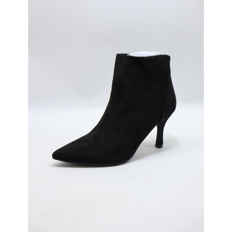 BUTY DAMSKIE . SIZE: 36-41 (12 PAR/PACZKA) KOLOR JAK NA ZDZIĘCIU