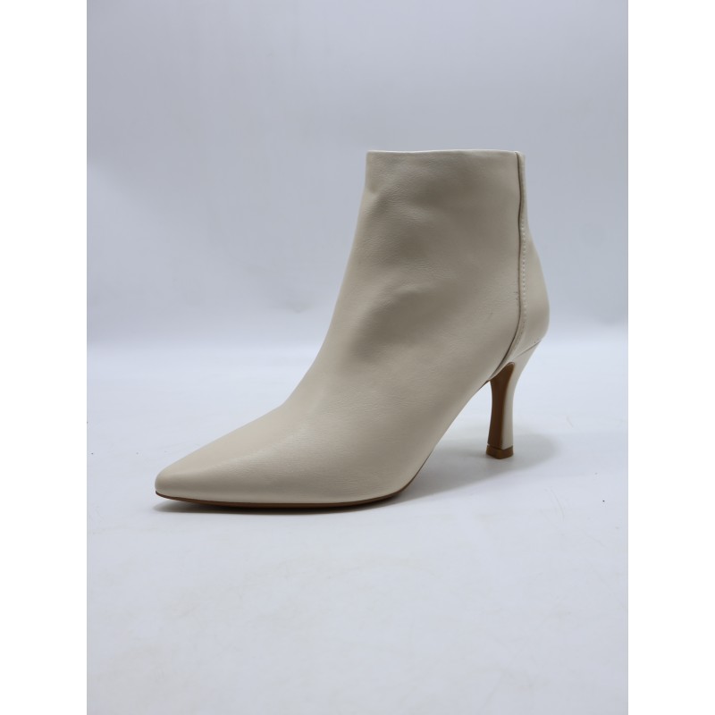 BUTY DAMSKIE . SIZE: 36-41 (12 PAR/PACZKA) KOLOR JAK NA ZDZIĘCIU