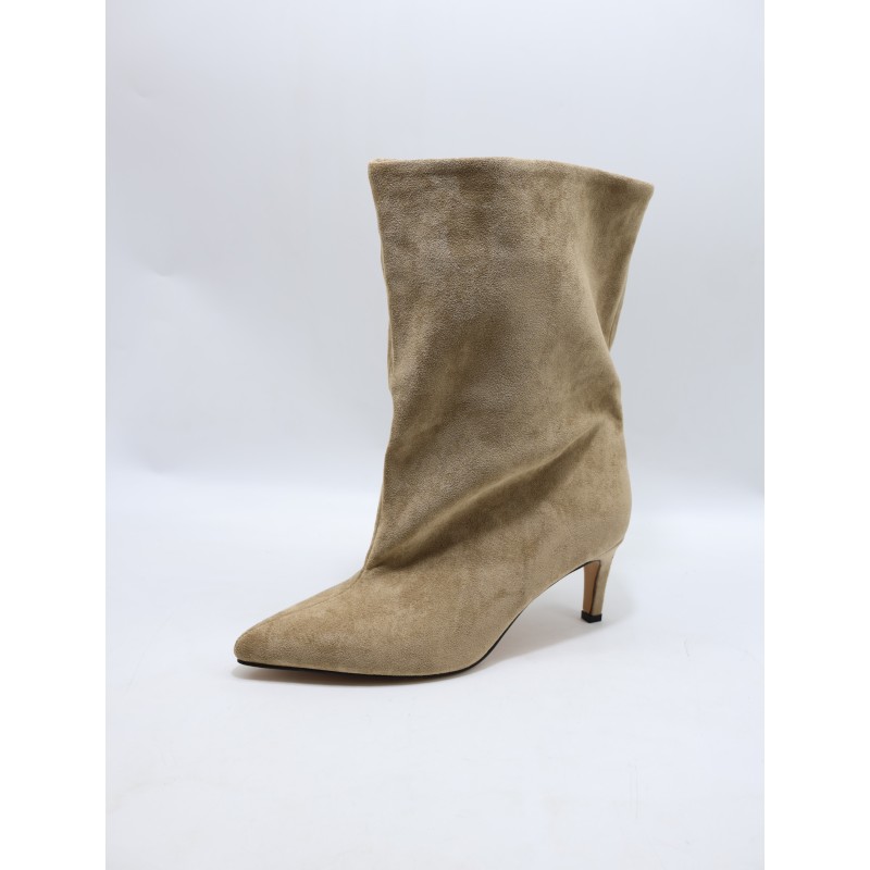 BOTKI DAMSKIE . SIZE: 36-41 (12 PAR/PACZKA) KOLOR JAK NA ZDZIĘCIU
