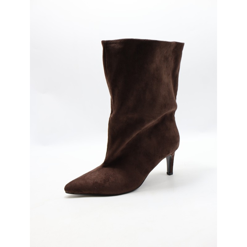 BOTKI DAMSKIE . SIZE: 36-41 (12 PAR/PACZKA) KOLOR JAK NA ZDZIĘCIU