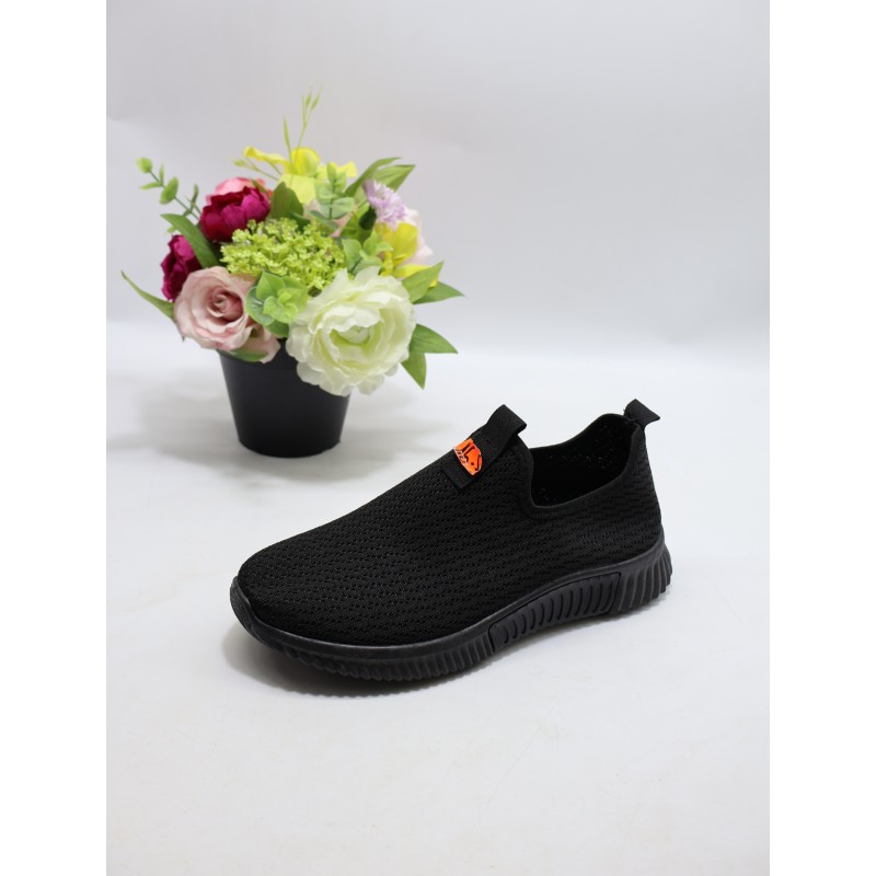BUTY DAMSKIE . SIZE: 36-41 (12 PAR/PACZKA) KOLOR JAK NA ZDZIĘCIU