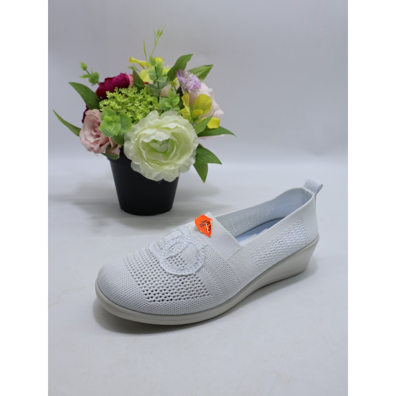 BUTY DAMSKIE . SIZE: 36-41 (12 PAR/PACZKA) KOLOR JAK NA ZDZIĘCIU
