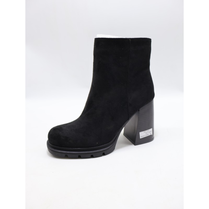 BUTY DAMSKIE . SIZE: 36-41 (12 PAR/PACZKA) KOLOR JAK NA ZDZIĘCIU