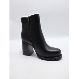 BUTY DAMSKIE . SIZE: 36-41 (12 PAR/PACZKA) KOLOR JAK NA ZDZIĘCIU