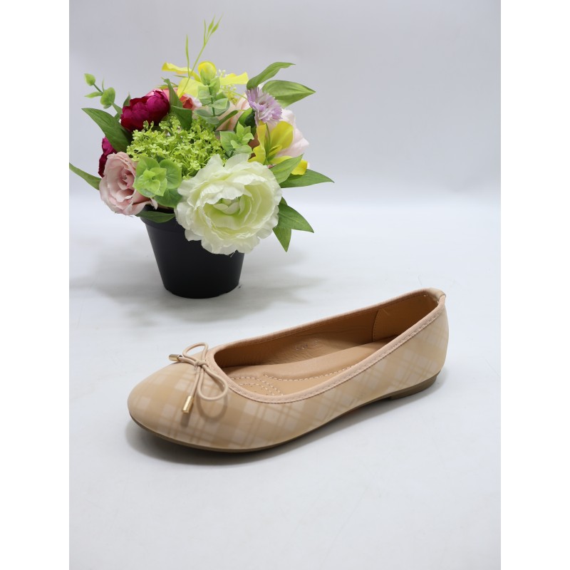 BUTY DAMSKIE .SIZE: 36-42 (12 PAR/PACZKA) KOLOR JAK NA ZDZIĘCIU