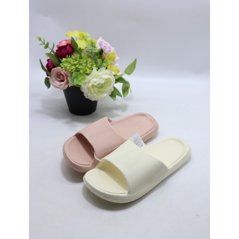 KLAPKI DAMSKIE .SIZE: 36-41 (24 PAR/PACZKA) KOLOR JAK NA ZDZIĘCIU