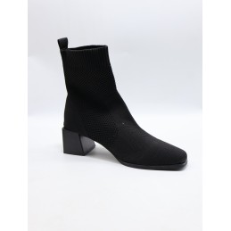 BUTY DAMSKIE .SIZE: 36-41 (12 PAR/PACZKA) KOLOR JAK NA ZDZIĘCIU.