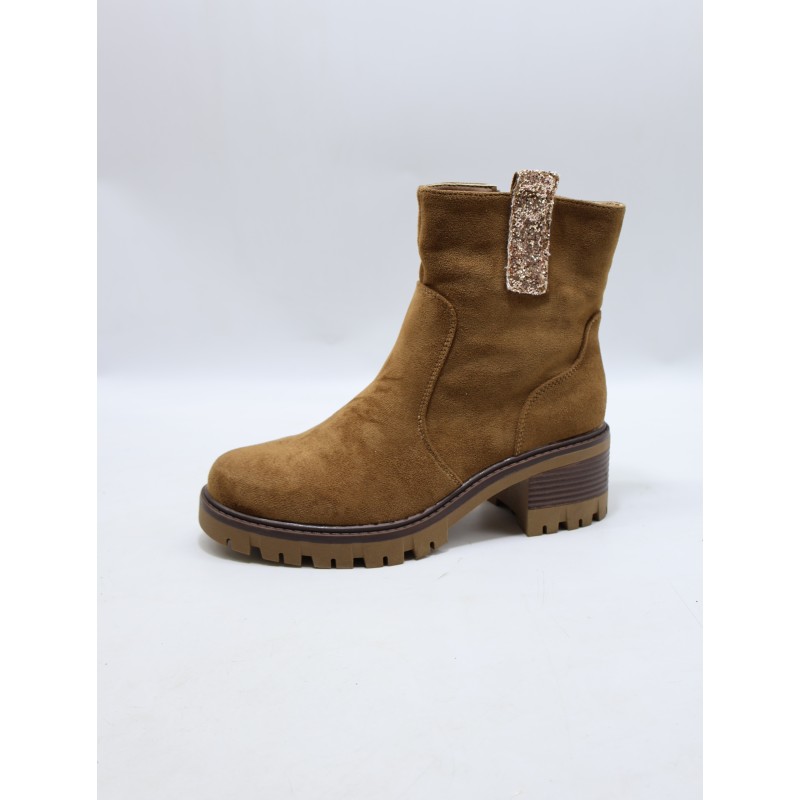 BUTY DAMSKIE .SIZE: 36-41 (12 PAR/PACZKA) KOLOR JAK NA ZDZIĘCIU.